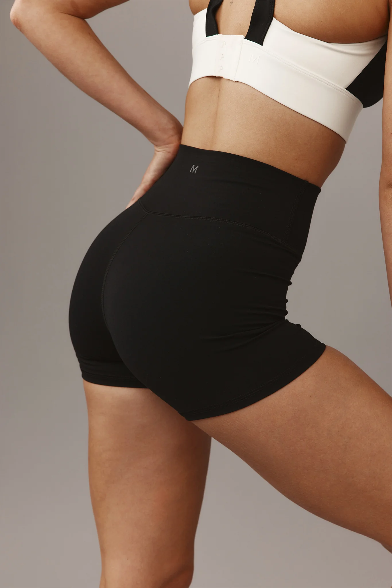 Elysian Short 4.5" - Black - Image 8